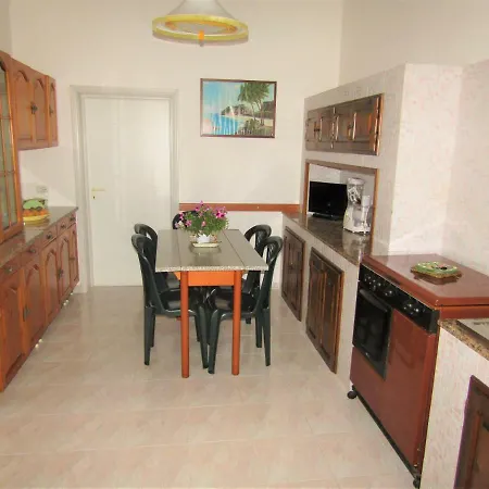Rita 1 Apartment *
